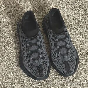 ADIDAS YEEZY CMPT V2 ONYX Size 11.5 Lightly used